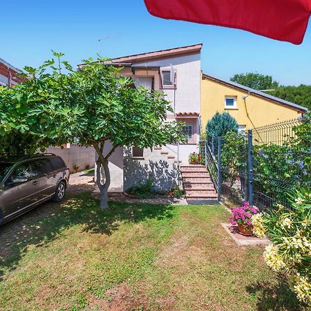 1 Bedroom Beautiful Apartment In Betiga Barbariga Exterior photo