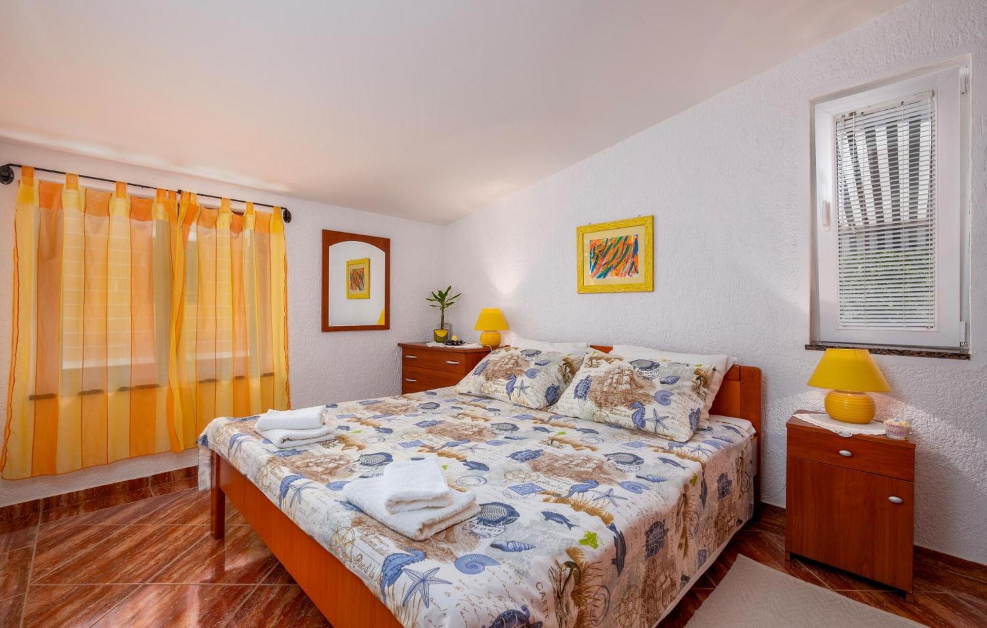 1 Bedroom Beautiful Apartment In Betiga Barbariga Exterior photo
