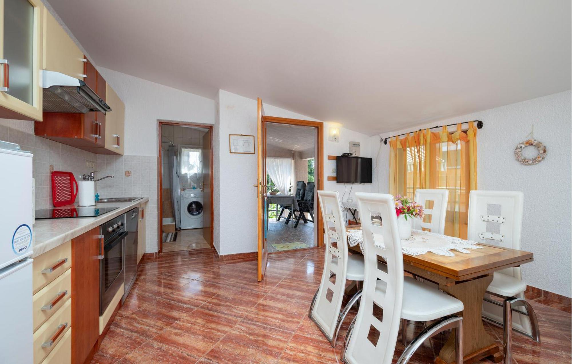 1 Bedroom Beautiful Apartment In Betiga Barbariga Exterior photo