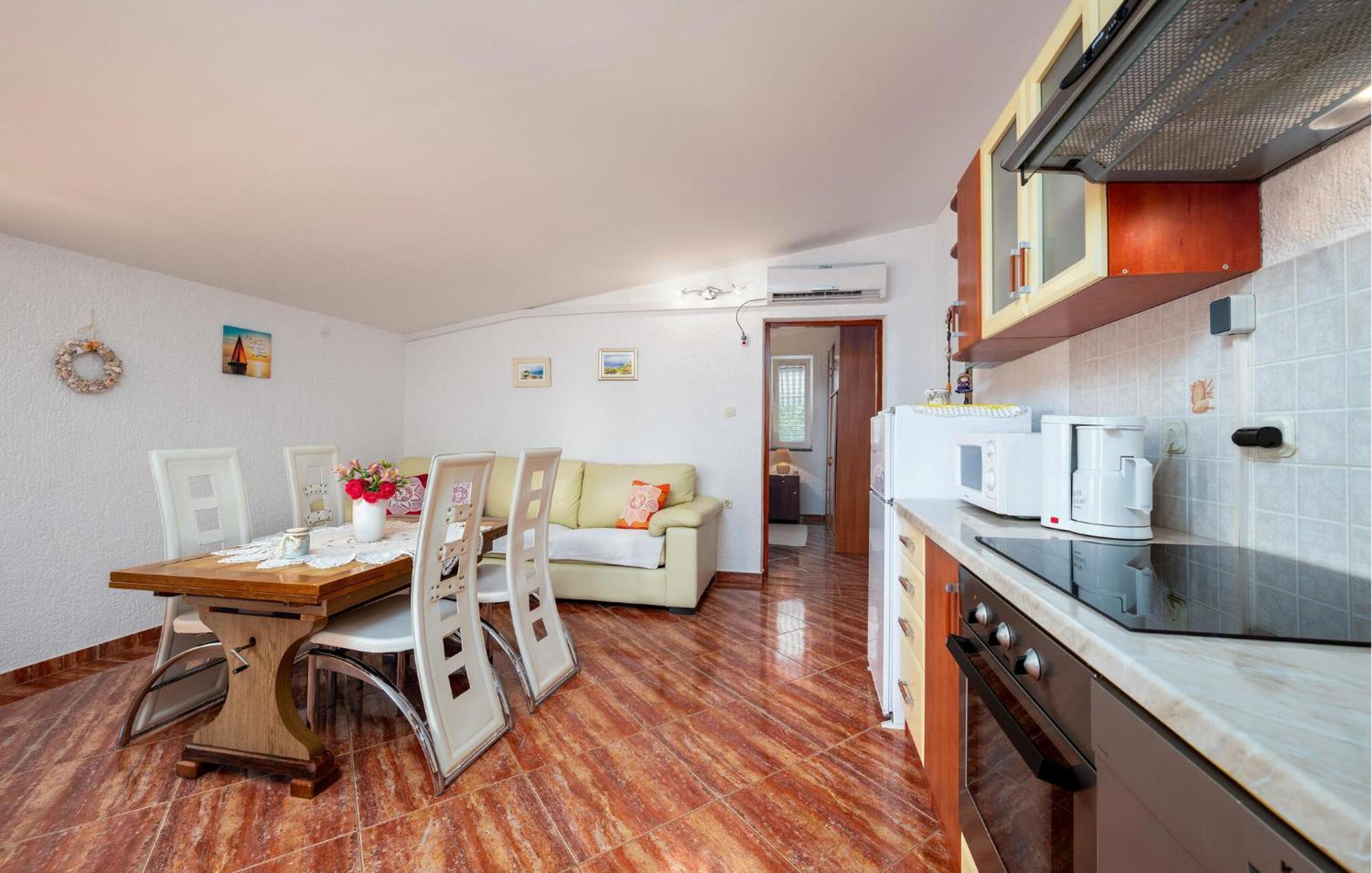 1 Bedroom Beautiful Apartment In Betiga Barbariga Exterior photo