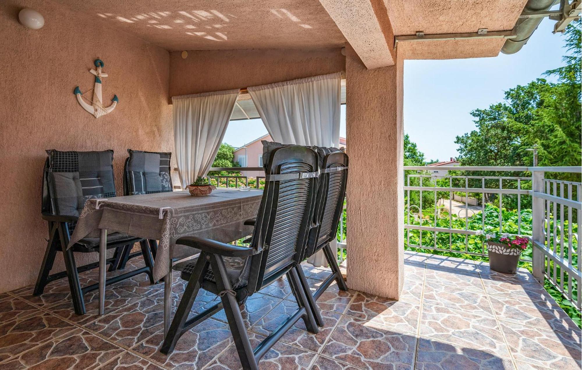 1 Bedroom Beautiful Apartment In Betiga Barbariga Exterior photo